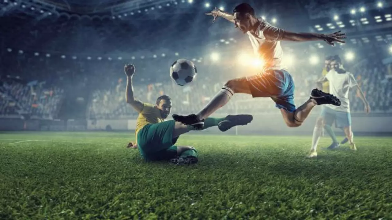 Are football/ soccer goals spontaneous or part of planned plays?